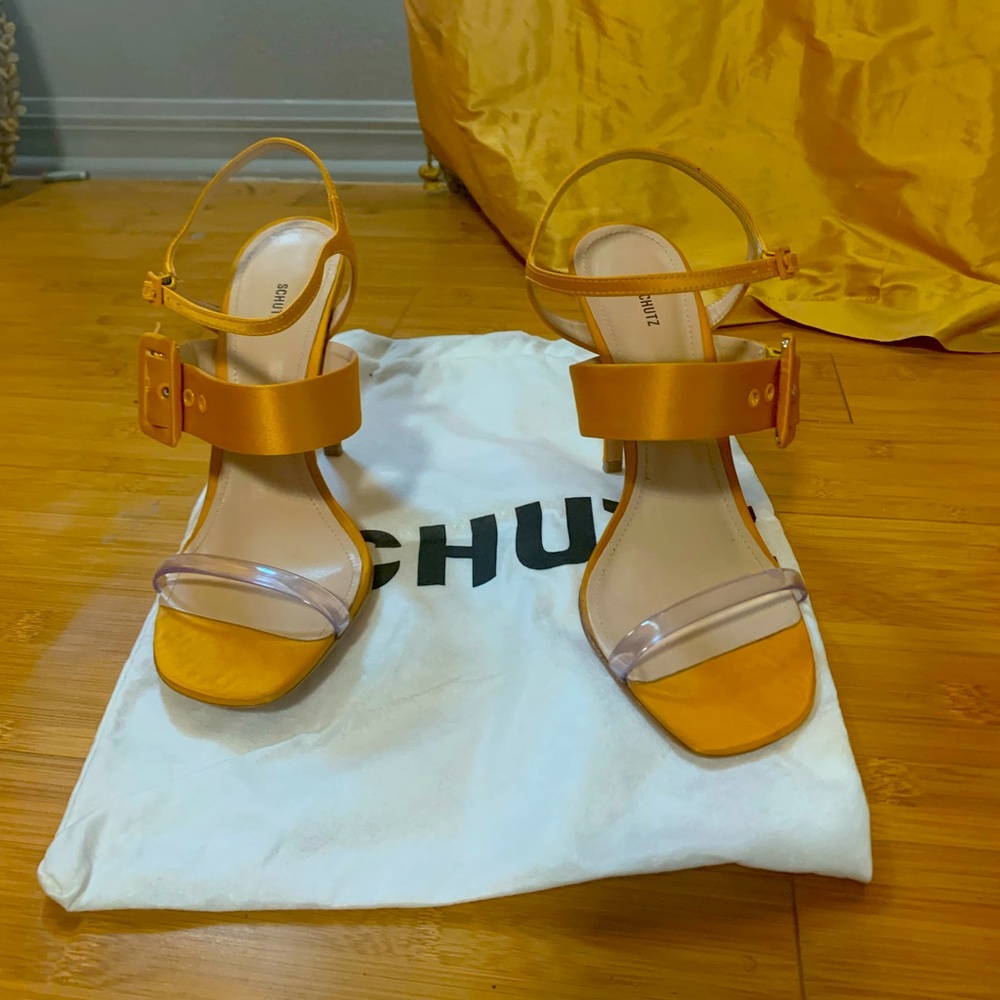 COPY - Gold Schultz heels